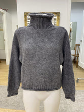 Load image into Gallery viewer, Anthropologie cropped sweater XS
