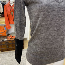 Load image into Gallery viewer, Club Monaco fine knit sweater XS
