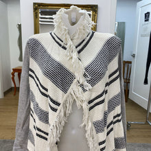 Load image into Gallery viewer, dolan open cardigan XS
