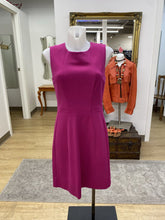 Load image into Gallery viewer, Diane Von Furstenburg fitted dress 6
