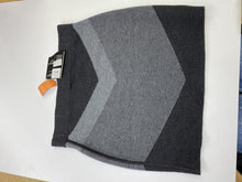 Load image into Gallery viewer, Smartwool skirt S NWT
