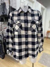 Load image into Gallery viewer, Roots plaid shirt M
