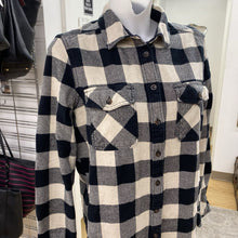 Load image into Gallery viewer, Roots plaid shirt M
