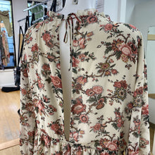 Load image into Gallery viewer, Wilfred floral dress XS
