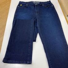 Load image into Gallery viewer, Second Yoga Jeans wide leg jeans 33
