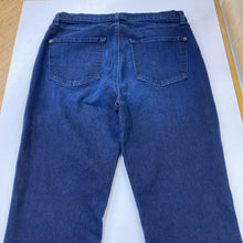 Load image into Gallery viewer, Second Yoga Jeans wide leg jeans 33
