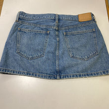 Load image into Gallery viewer, Denim Forum mini denim skirt 30
