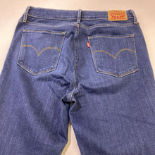 Load image into Gallery viewer, Levis high rise straight jeans 30
