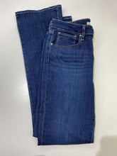 Load image into Gallery viewer, Levis High Rise bootcut jeans 30
