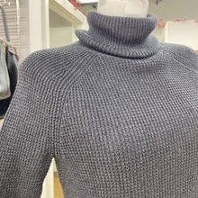 Load image into Gallery viewer, J Crew (outlet) sweater XXS
