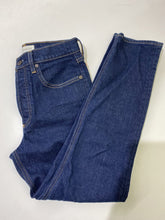 Load image into Gallery viewer, Denim Forum The Yoko High Rise Slim jeans 27
