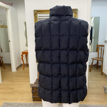 Load image into Gallery viewer, Gap Puffy Vest L
