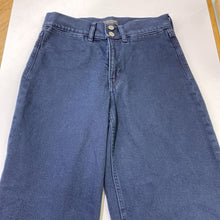 Load image into Gallery viewer, Banana Republic wide leg cropped jeans 27
