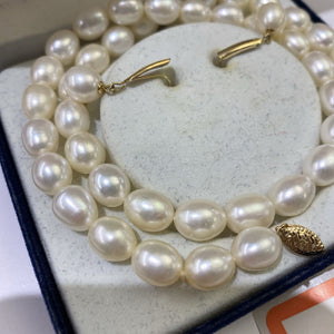 14KT Gold Fresh Water Pearls vintage necklace/earrings set