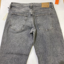 Load image into Gallery viewer, Banana Republic raw hem jeans NWT 28
