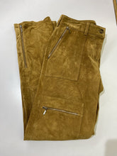 Load image into Gallery viewer, Danier suede pants 4
