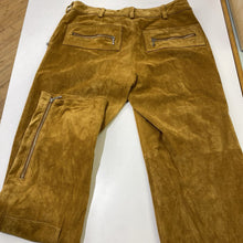 Load image into Gallery viewer, Danier suede pants 4
