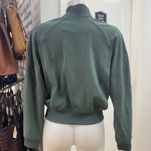 Load image into Gallery viewer, Lululemon light jacket 4
