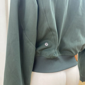 Lululemon light jacket 4