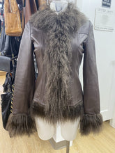 Load image into Gallery viewer, Debbie Shuchat leather jacket 2
