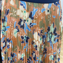 Load image into Gallery viewer, Wilfred pleated skirt XS
