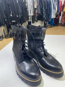 Ateliers leather boots NWOT 40