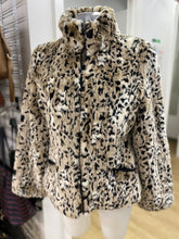 Load image into Gallery viewer, Melanie Lyne leopard print fur jacket S
