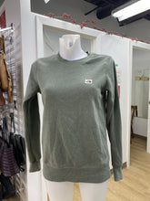 Load image into Gallery viewer, The North Face sweatshirt XS
