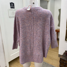 Load image into Gallery viewer, Lou &amp; Grey rounded hem sweater XS
