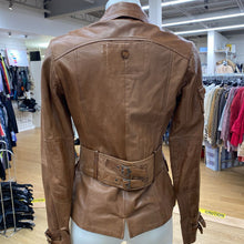 Load image into Gallery viewer, Danier leather blazer 2XS
