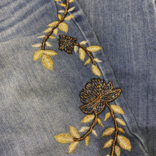 Load image into Gallery viewer, White House Black Market The Girlfriend embroidered jeans 2
