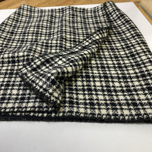 Load image into Gallery viewer, Banana Republic tweed skirt 0
