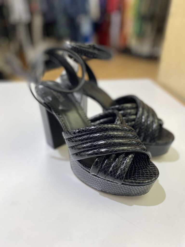 Michael Kors platform sandals 7.5