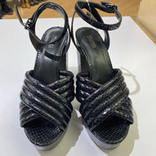 Load image into Gallery viewer, Michael Kors platform sandals 7.5
