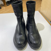 Load image into Gallery viewer, The Wishbone Collection zip up boots 8
