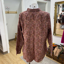 Load image into Gallery viewer, Lands End paisley button up 22
