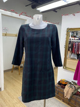 Load image into Gallery viewer, Gap plaid shift dress 4
