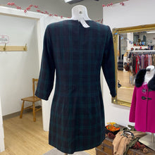 Load image into Gallery viewer, Gap plaid shift dress 4
