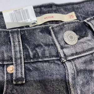 Levis wedgie jeans 25 NWT