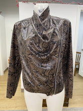 Load image into Gallery viewer, BLANKNYC pleather top/light jacket M
