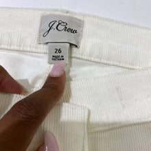 Load image into Gallery viewer, J Crew corduroy Jeans 26
