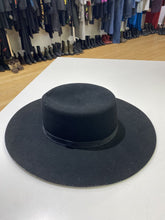 Load image into Gallery viewer, Wilfred felt hat S/M
