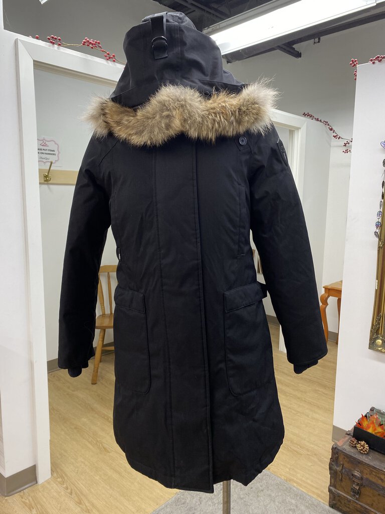 Nobis parka L