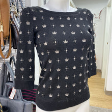 Load image into Gallery viewer, Annie 50 crown print knit top XS
