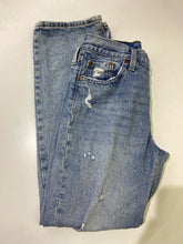 Load image into Gallery viewer, Levis 501 90&#39;s jeans 25
