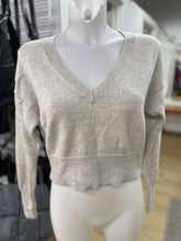 Load image into Gallery viewer, Babaton merino wool sweater XS
