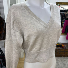 Load image into Gallery viewer, Babaton merino wool sweater XS
