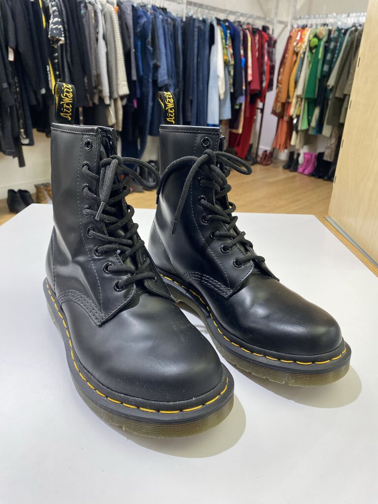 Dr. Martens matte leather boots 8