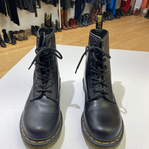 Dr. Martens matte leather boots 8