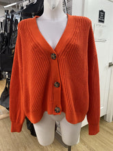 Load image into Gallery viewer, H&amp;M button cardi XXL
